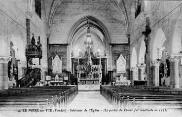 Iconographie - Intérieur de l'église - (La partie du choeur fut construite en 1225)