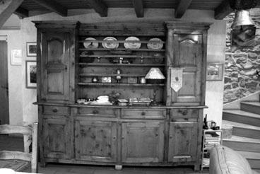 Iconographie - Buffet vaissellier en bois résineux