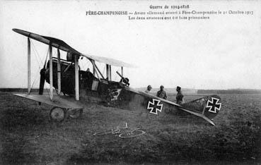 Iconographie - Guerre 1914-1918 - Avion allemand atteri à Père-Champoise