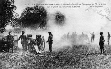 Iconographie - La Grande Guerre 1914 - Batterie d'artillerie française de 75 en action