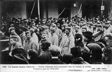 Iconographie - La Grande Guerre 1914-1915 - Soldats allemands faits prisonniers