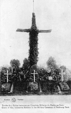 Iconographie - Tombe de 7 Poilus inconnus au cimetière militaire du Faubourg-Pavé