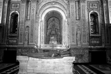 Iconographie - La cathédrale, un gisant