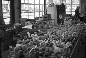 Iconographie - Marché couvert près du port de plaisance