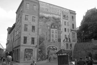 Iconographie - Fresque sur un immeuble en centre ville