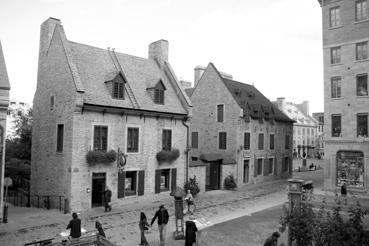 Iconographie - Maisons anciennes au centre ville