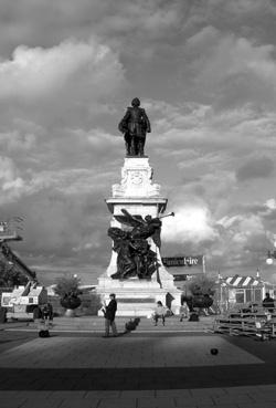 Iconographie - Statue de Champlain, face au château de Frontenac