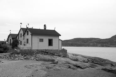 Iconographie - Sainte-Fulgence - Maisons près de la rivière Saguenay