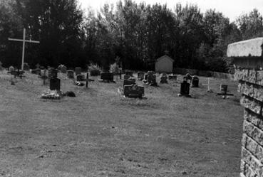 Iconographie - Gesgapegia - Le cimetière près de l'église du village amérindien