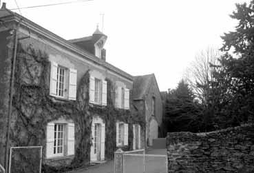 Iconographie - Maison noble dans le bourg