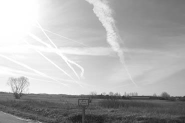 Iconographie - Traces de gaz des avions audessus d'Orouet