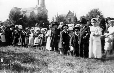 Iconographie - Noce vendéenne par les écoliers lors de la kermesse