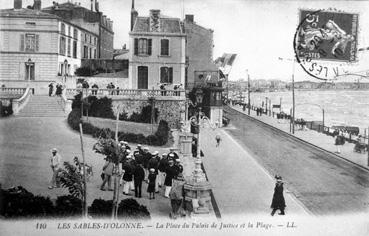 Iconographie - La place du Palais de Justice et la plage