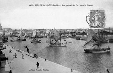 Iconographie - Vue générale du port vers la Chaume