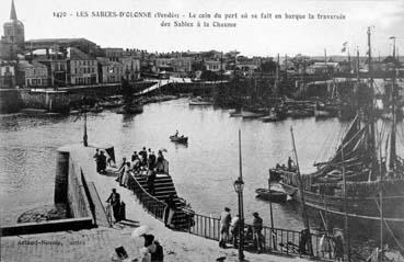 Iconographie - Le coin du port où se fait en barque la traversée