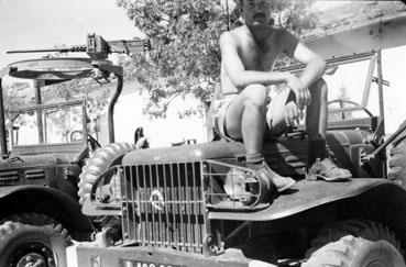 Iconographie - Algérie - Automitrailleuses