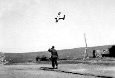 Iconographie - Algérie - Avion en vol