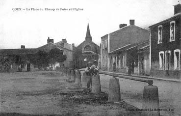 Iconographie - La place du Champ de foire et l'église