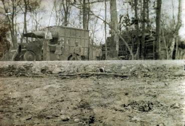 Iconographie - Ambulanciers en attente au Chemin des Dames