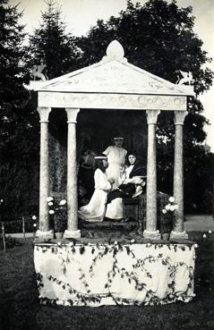 Iconographie - Enfants déguisées pour la kermesse