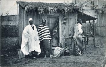 Iconographie - Exposition de Nantes 1904 - Village noir - Jeunes gens