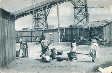 Iconographie - Exposition de Nantes 1904 - Village noir - Le pilage du kous kous