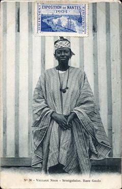 Iconographie - Exposition de Nantes 1904 - Village noir - Sénégalaise. Race Gaolo