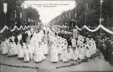 Iconographie - La procession de la Fête-Dieu - Les communiantes