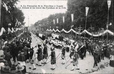 Iconographie - La procession de la Fête-Dieu - Les suisses et les croix des paroisses de la ville