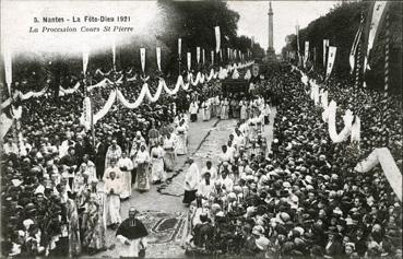 Iconographie - La Fête-Dieu - La procession cours St-Pierre