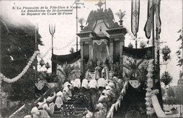 Iconographie - La procession de la Fête-Dieu - La bénédiction du Saint-Sacrement