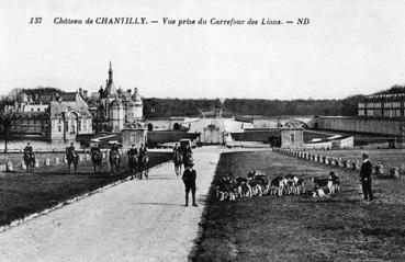 Iconographie - Château de Chantilly - Vue prise du carrefour des Lions