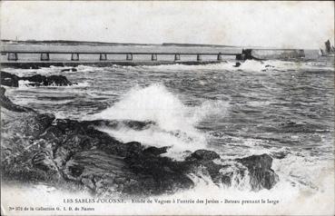 Iconographie - Etude de vagues à l'entrée de la jetée - Bateau prenant le large