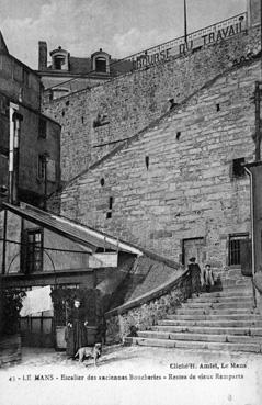 Iconographie - Escalier des anciennes boucheries - Restes de vieux remparts