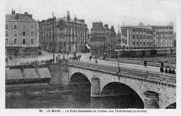 Iconographie - Le pont Gambetta et l'hôtel des Téléphones - à droite)