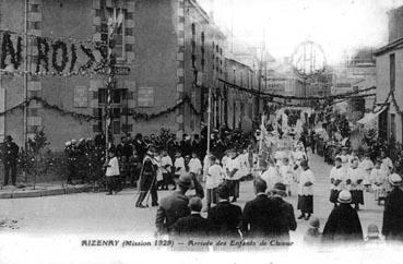 Iconographie - Mission 1929 - Arrivée des enfants de choeur