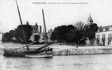 Iconographie - Vue de la place d'Armes, la Douane et le château