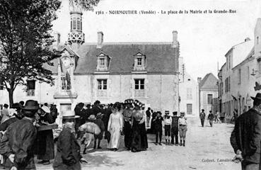 Iconographie - La place de la Mairie et la Grande-Rue