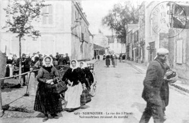 Iconographie - La rue des 2 places - Noirmoutrines revenant du marché