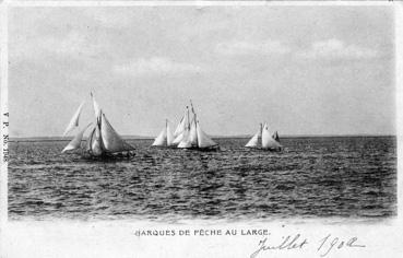 Iconographie - Barques de pêche au large