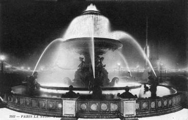 Iconographie - Paris la nuit - Fontaine lumineuse place de la Concorde