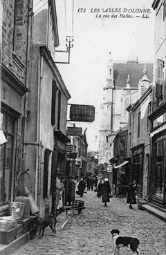 Iconographie - La rue des Halles