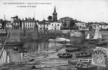 Iconographie - Dans le port à marée basse - La Chaume et le quai