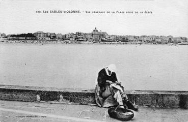 Iconographie - Vue générale de la plage prise de la jetée