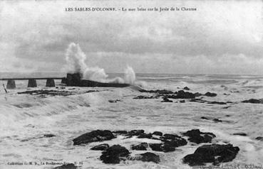 Iconographie - La mer brise sur la jetée de la Chaume