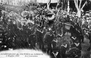 Iconographie - Funérailles des victimes du Liberté, le 3 octobre 1911 - Les couronnes