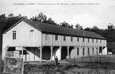 Iconographie - Cité de la colonie des Pins Maritimes - Dortoir des Pins et salle des fêtes
