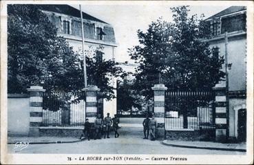 Iconographie - Entrée de la caserne du 93e d'Infanterie