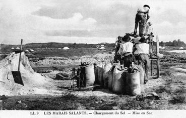 Iconographie - Les marais salants - Chargement du sel - Mise en sac