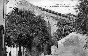 Iconographie - L'église surmontée de l'ours historique